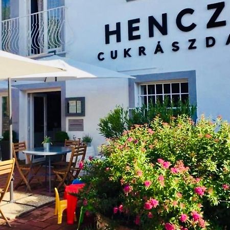 Hencz Vendeghaz Ξενοδοχείο Balatonakarattya Εξωτερικό φωτογραφία