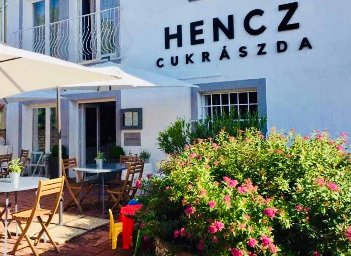 Hencz Vendeghaz Ξενοδοχείο Balatonakarattya Εξωτερικό φωτογραφία